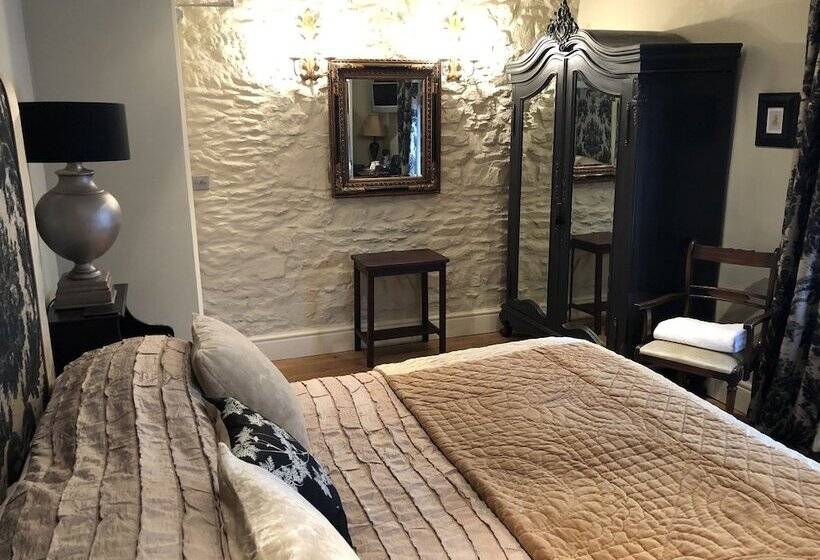 酒店 The New White Lion