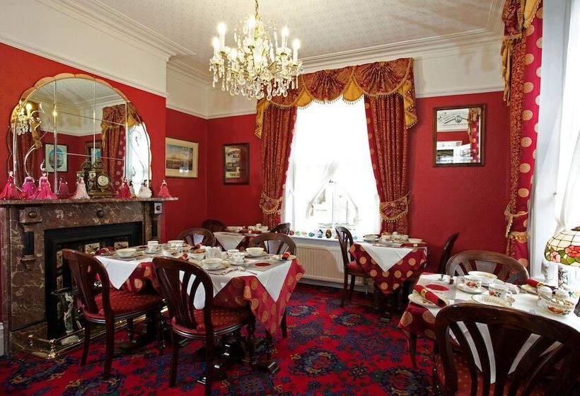 پانسیون Barbican House