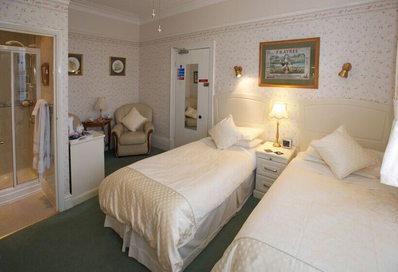 پانسیون Barbican House