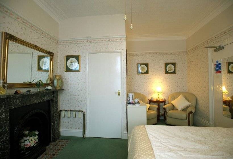 پانسیون Barbican House