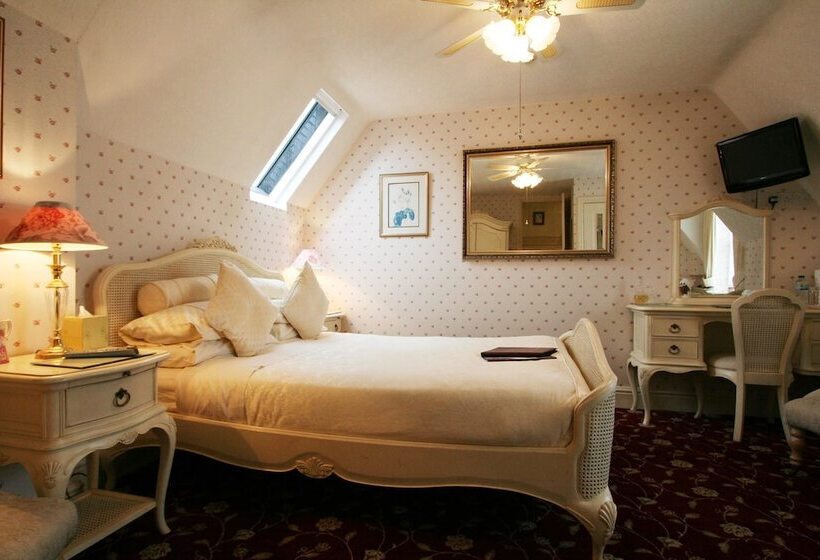 پانسیون Barbican House