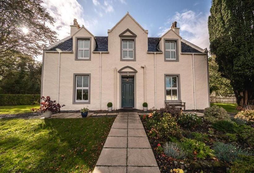 פנסיון Corriness House