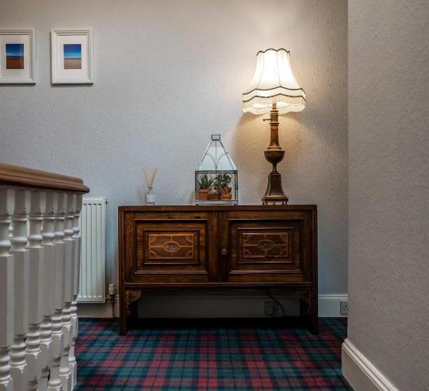 פנסיון Corriness House