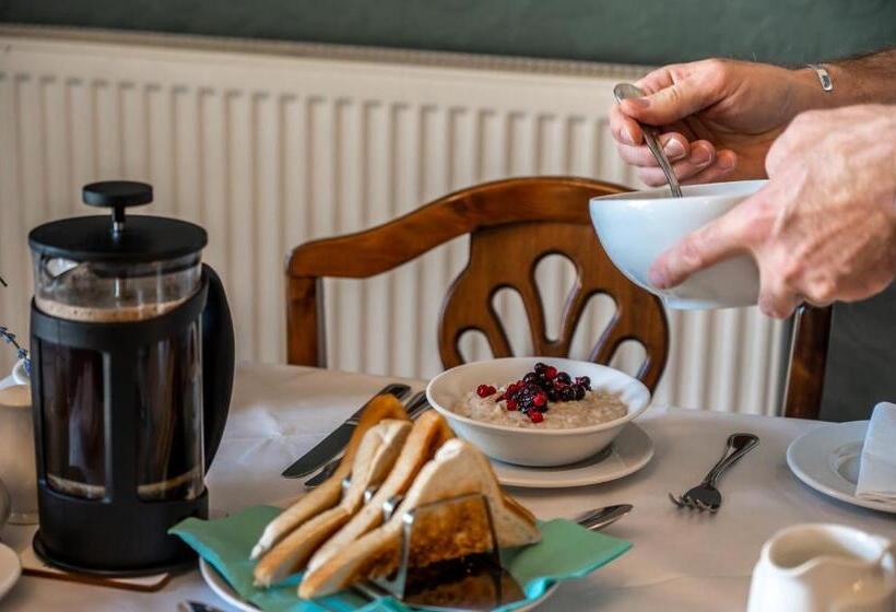 פנסיון Corriness House