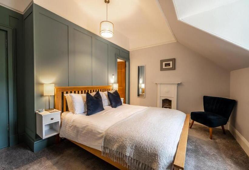 פנסיון Corriness House