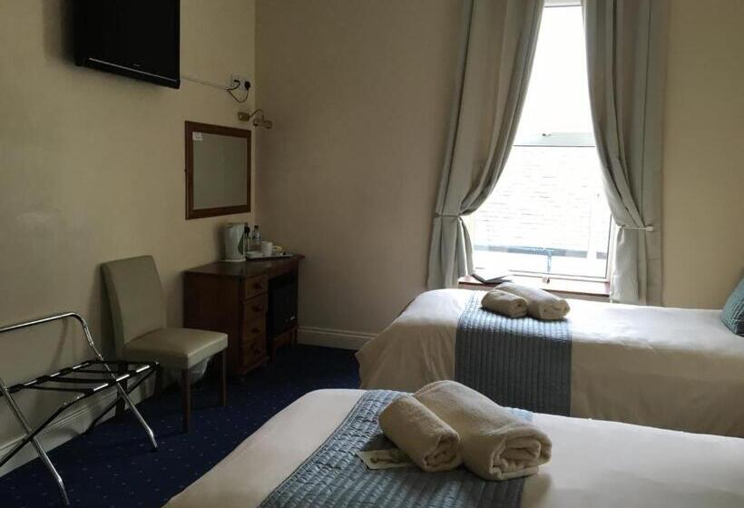 פנסיון Cubbon House