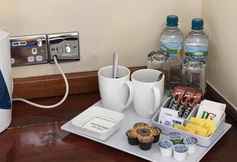 פנסיון Cubbon House