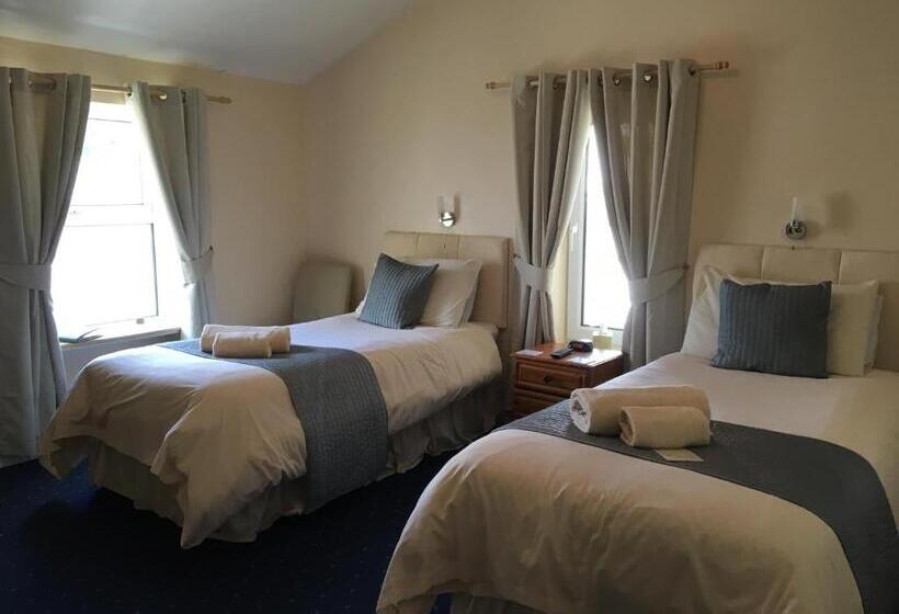 פנסיון Cubbon House