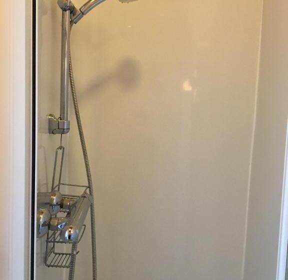 פנסיון Cubbon House