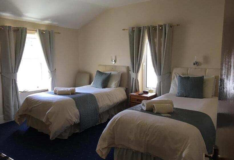 פנסיון Cubbon House