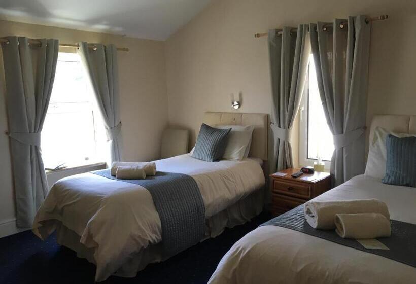 פנסיון Cubbon House