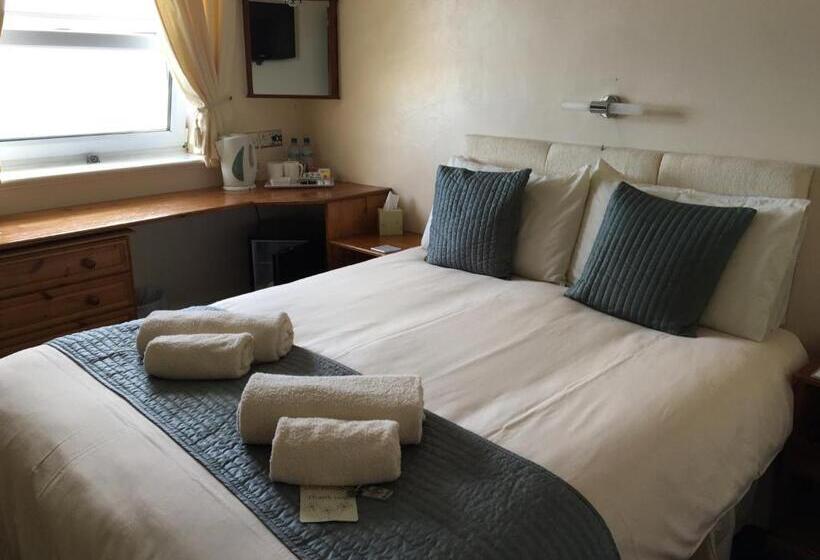 פנסיון Cubbon House