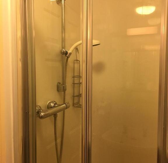 פנסיון Cubbon House