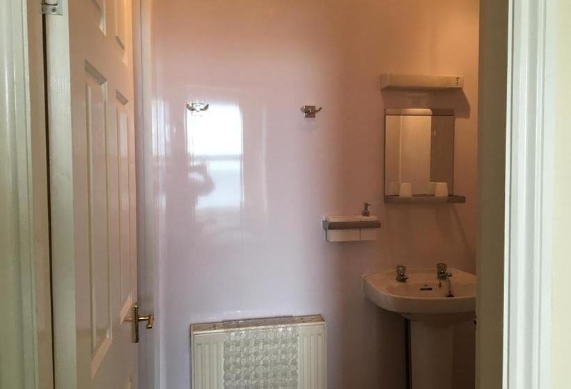 פנסיון Cubbon House