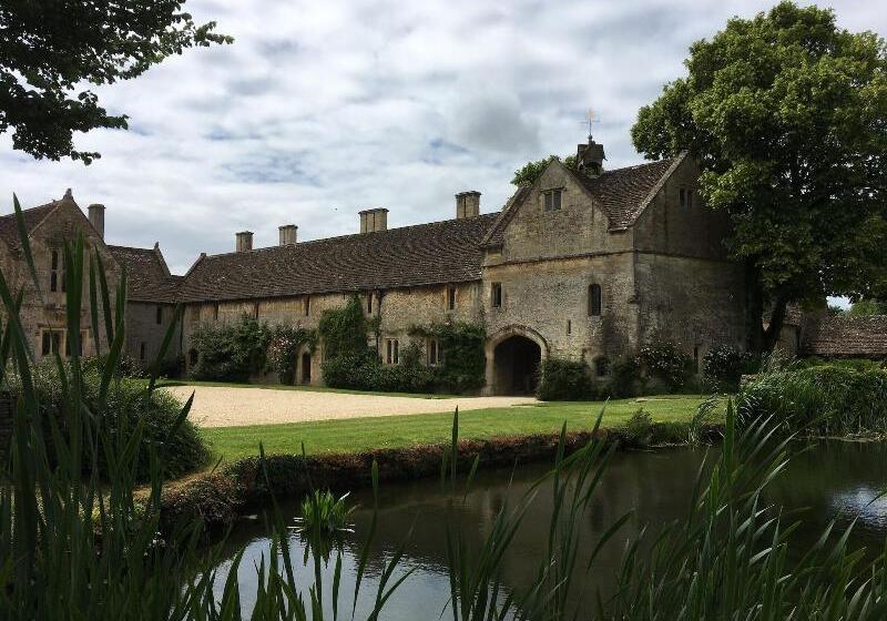 بنسيون Great Ashley Farm Bed And Breakfast & Shepherds Huts