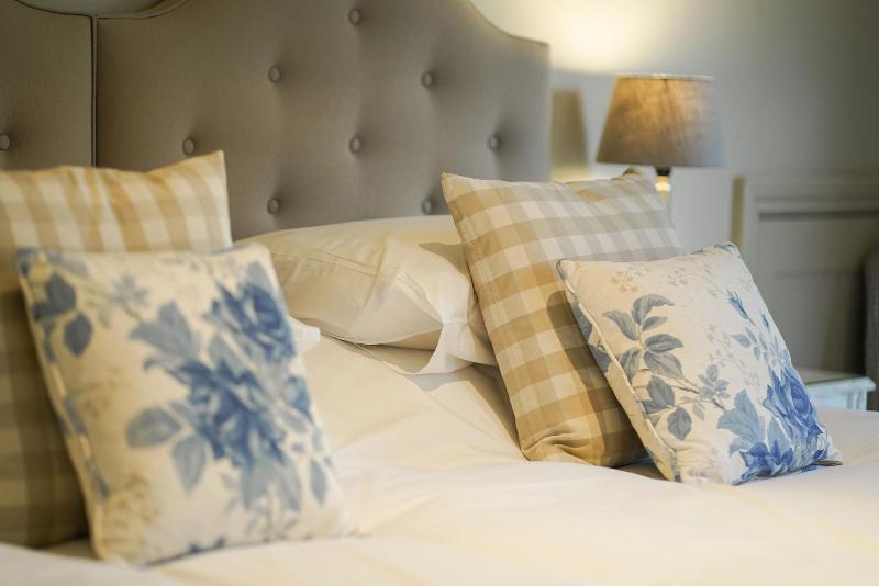 بنسيون Great Ashley Farm Bed And Breakfast & Shepherds Huts