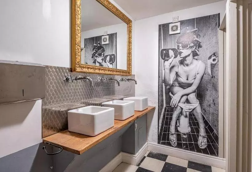 ペンション Moonfleet Boutique