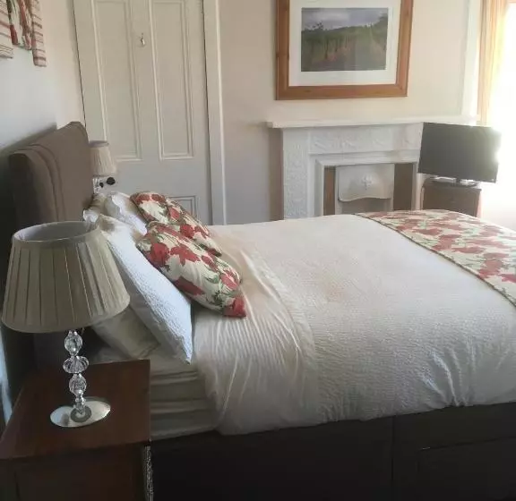 Majatalo Moraydale Guest House