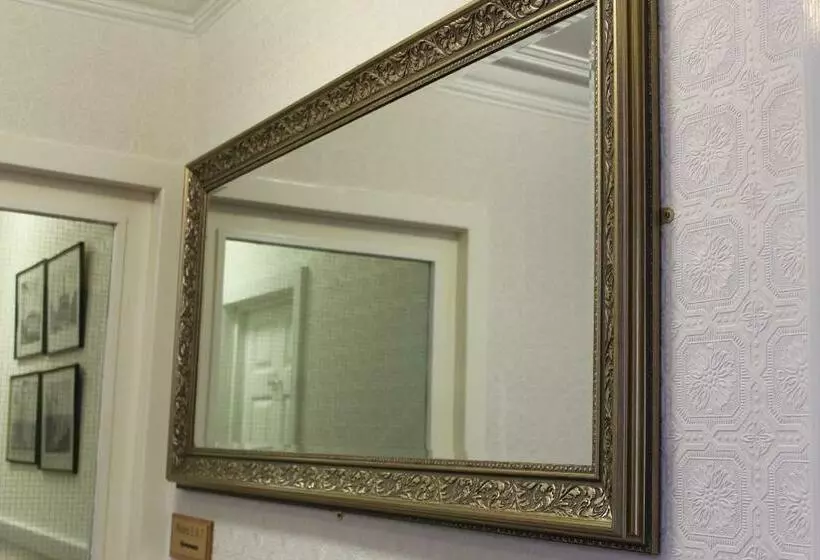 پانسیون The Ashley