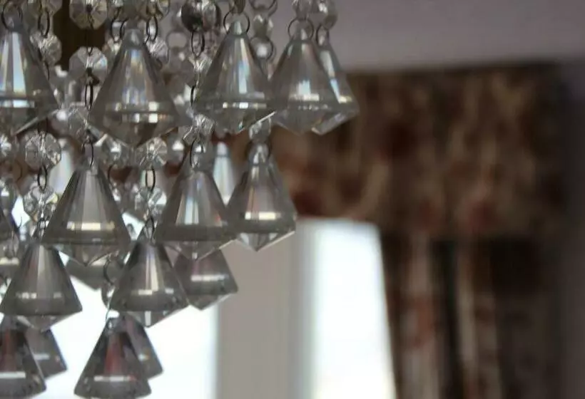 پانسیون The Ashley