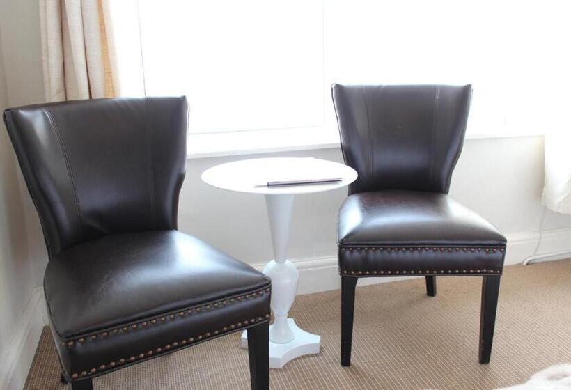 ペンション The Ashley