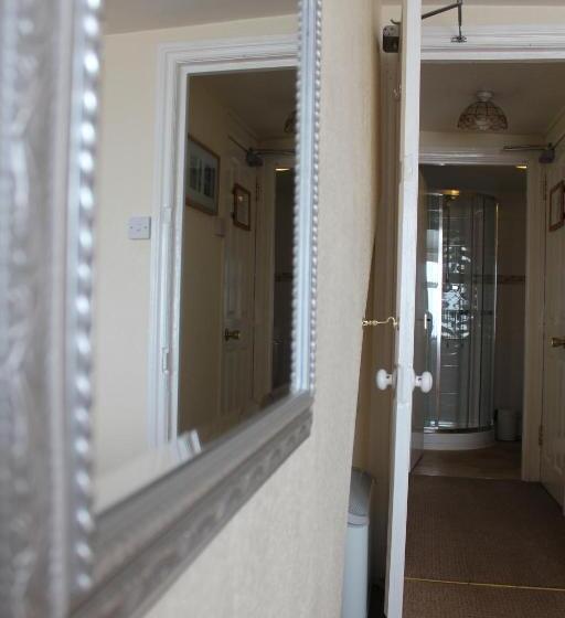 ペンション The Ashley