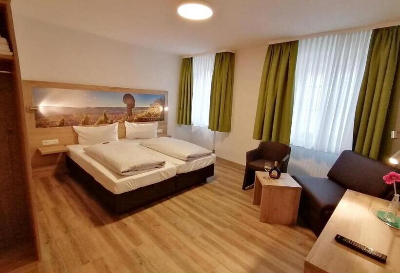 فندق صغير Gasthof Hotel Weinbau Zum Goldenen Ochsen