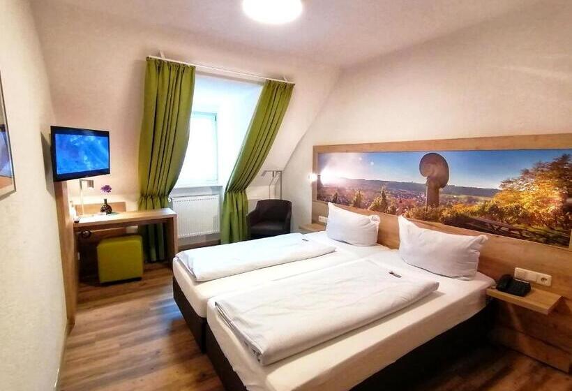 فندق صغير Gasthof Hotel Weinbau Zum Goldenen Ochsen