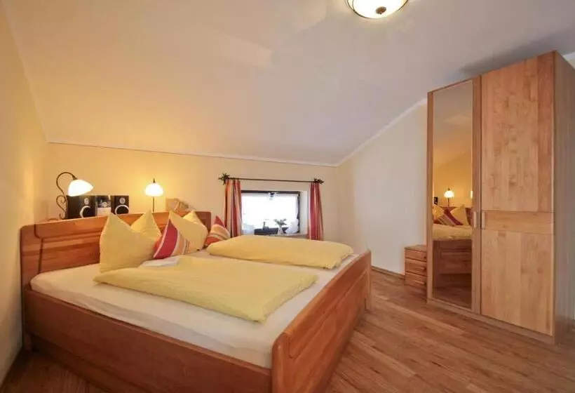 ホテル Cafe Wastelbauerhof   Urlaub Auf Dem Bauernhof