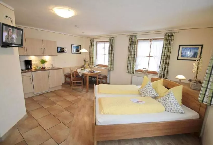 ホテル Cafe Wastelbauerhof   Urlaub Auf Dem Bauernhof