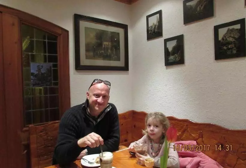 ペンション Gasthaus Koenigsruhe