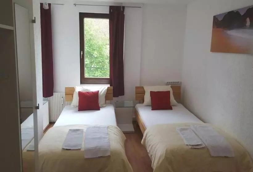 Retkeilymaja Dionysos Traube