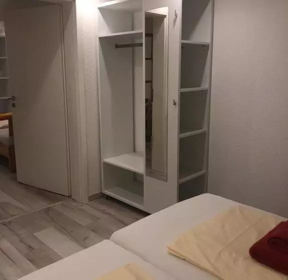 Retkeilymaja Dionysos Traube