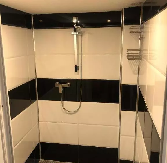 Retkeilymaja Dionysos Traube