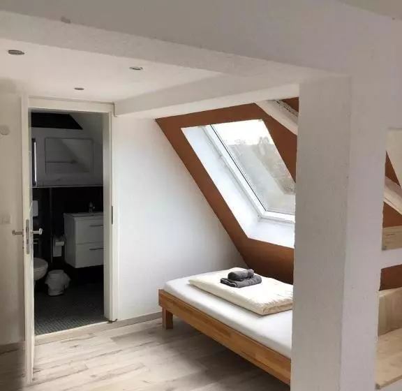 Retkeilymaja Dionysos Traube