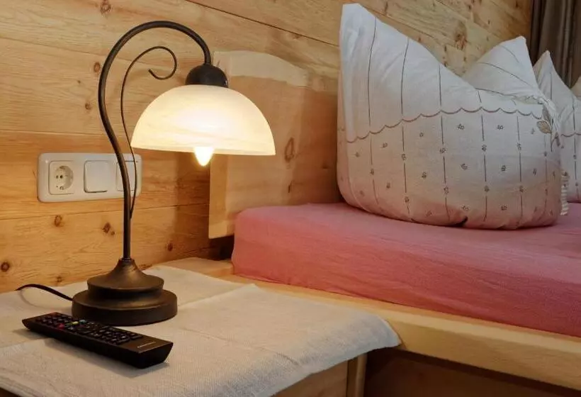 Retkeilymaja Gasthaus Zur Einkehr