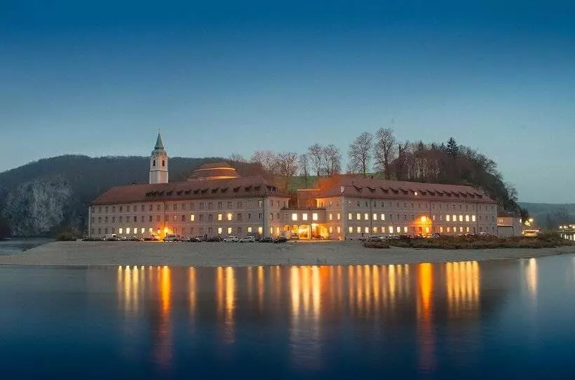 ユースホステル Gästehaus St. Georg   Weltenburger Klosterbetriebe Gmbh