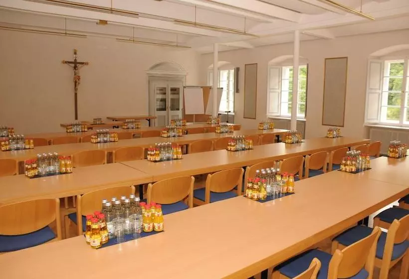 ユースホステル Gästehaus St. Georg   Weltenburger Klosterbetriebe Gmbh