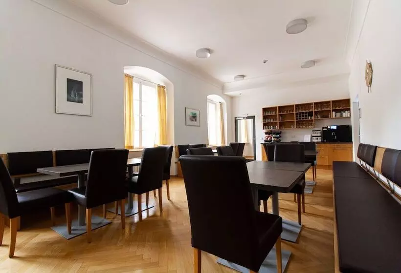 ユースホステル Gästehaus St. Georg   Weltenburger Klosterbetriebe Gmbh
