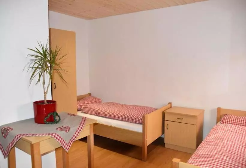 Retkeilymaja Naturfreundehaus Veilbronn