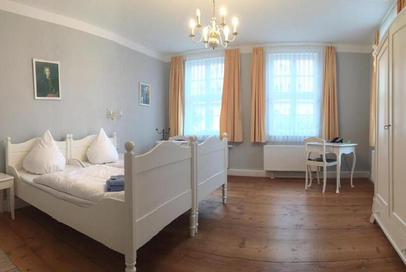 Пансион Komenský Gäste  Und Tagungshaus