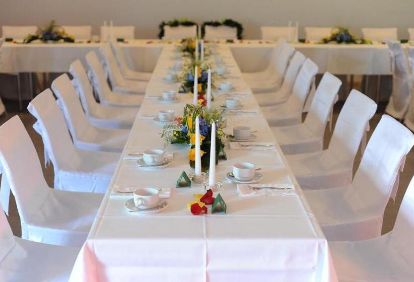 Пансион Komenský Gäste  Und Tagungshaus