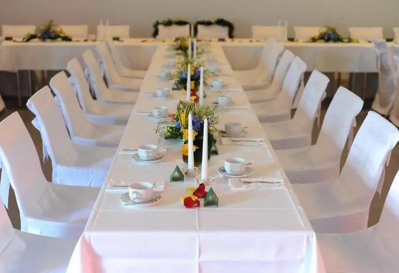 Majatalo Komenský Gäste  Und Tagungshaus