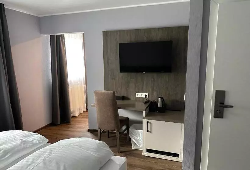 Retkeilymaja Restaurant Mirena