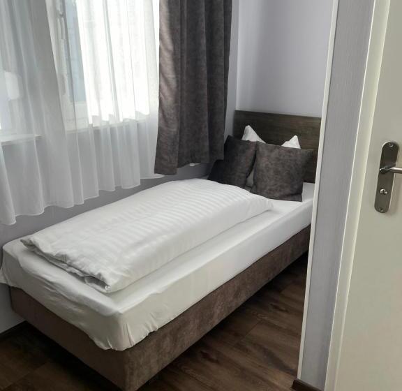 Общежитие Restaurant Mirena