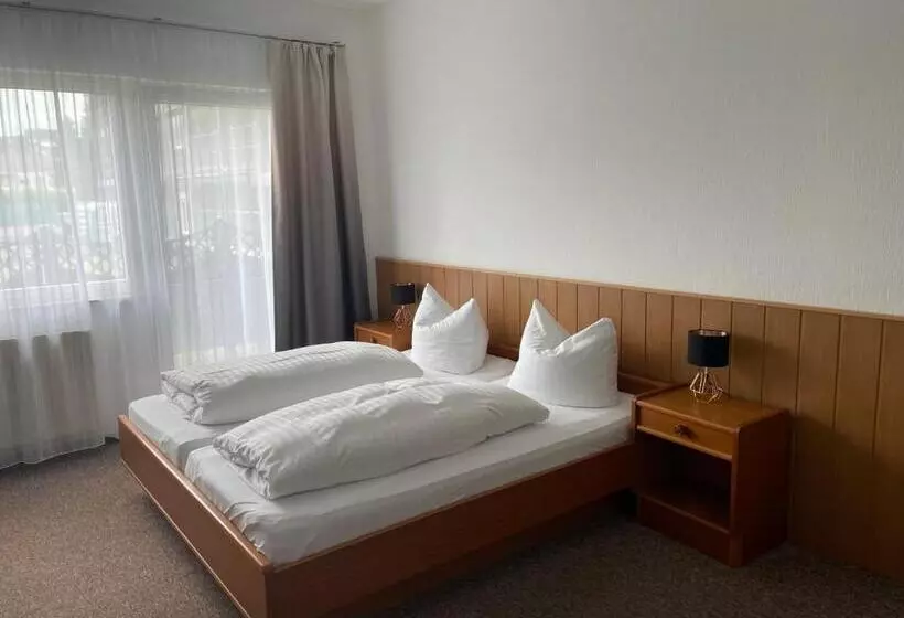 Retkeilymaja Restaurant Mirena