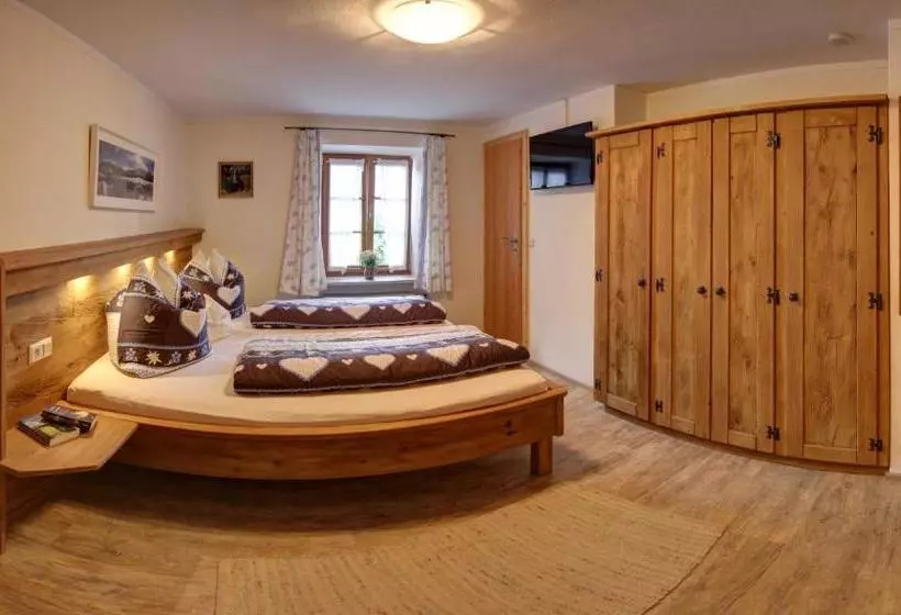ホテル Biohof Wallnerhof   Chiemgau Karte