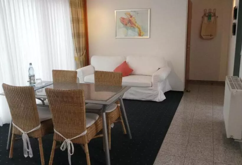 پانسیون Haus Köbesine