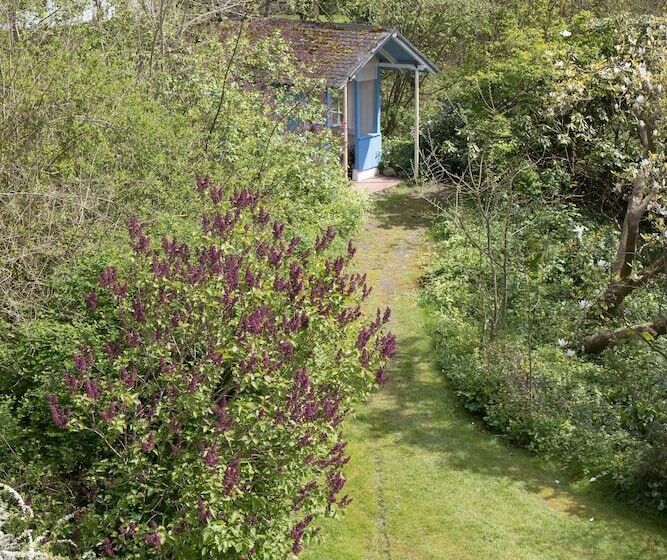 پانسیون Wattlodge