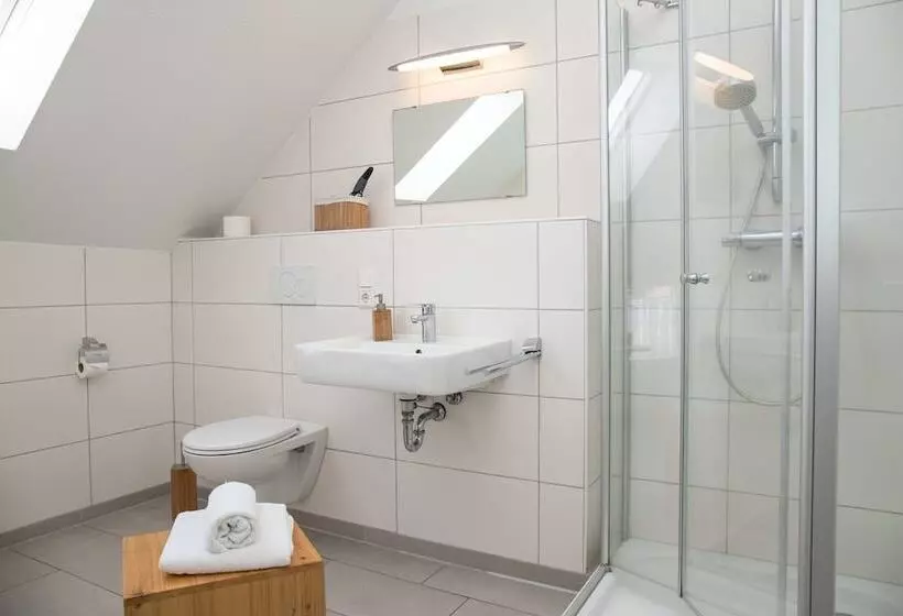 ペンション Wattlodge